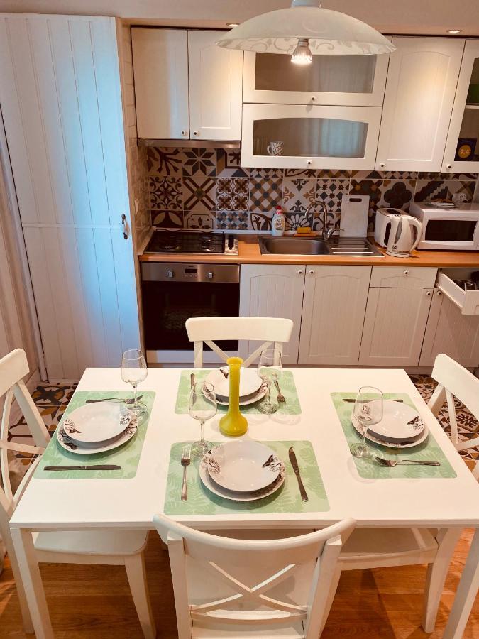 Igi White Flat With Free Private Parking Căn hộ *