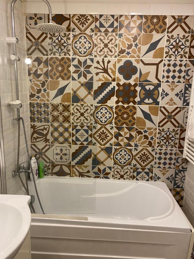Căn hộ Igi White Flat With Free Private Parking *